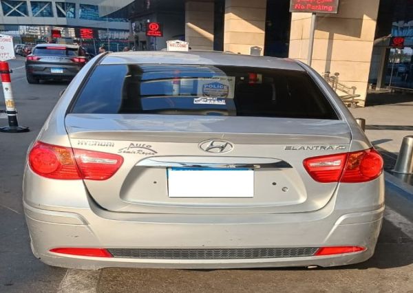 Hyundai Elantra HD 2023