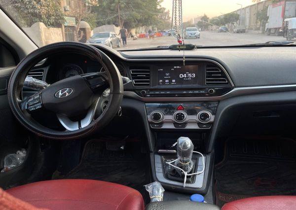 Hyundai Elantra 2019