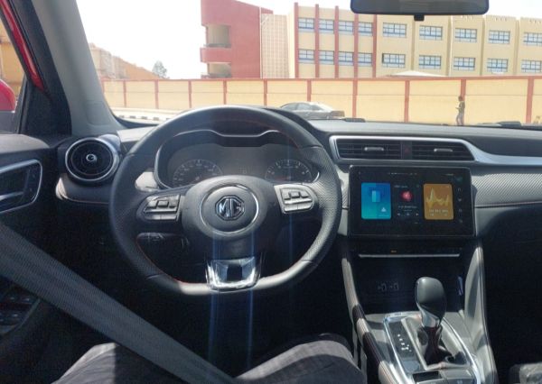 إم جي زد اس 2025