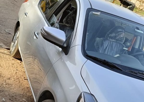 Nissan Sunny 2024