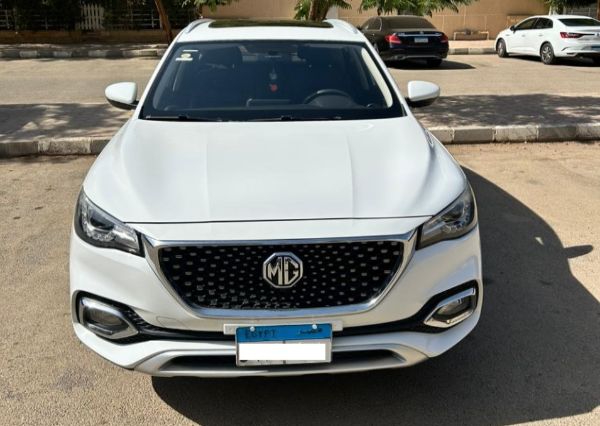 MG HS 2020