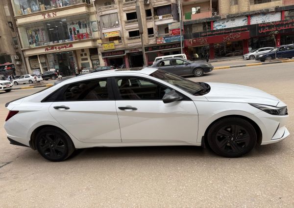 Hyundai Elantra 2022