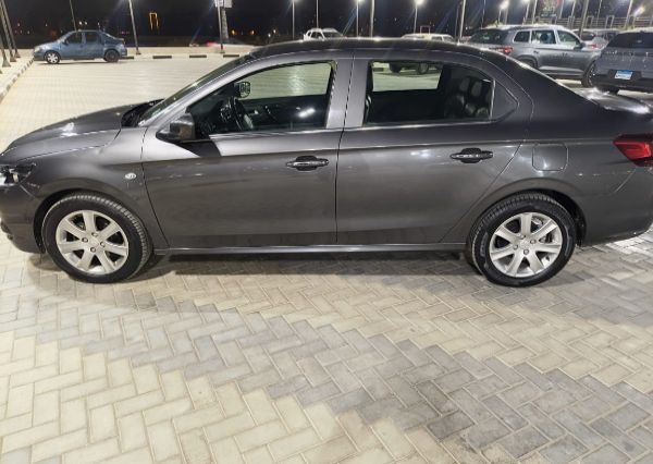 Peugeot 301 2022