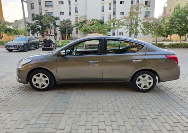 Nissan Sunny 2021