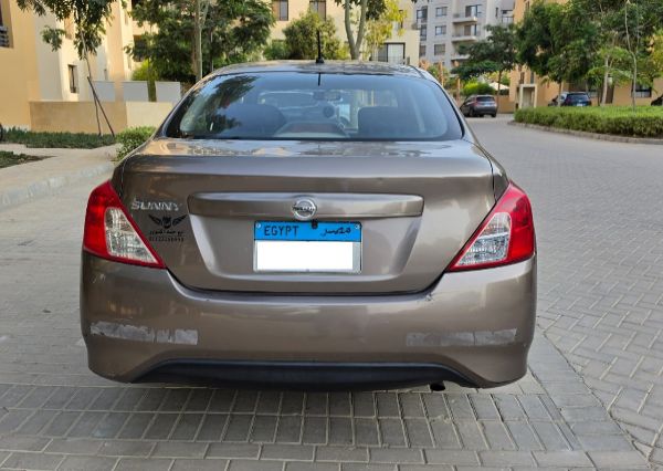 Nissan Sunny 2021